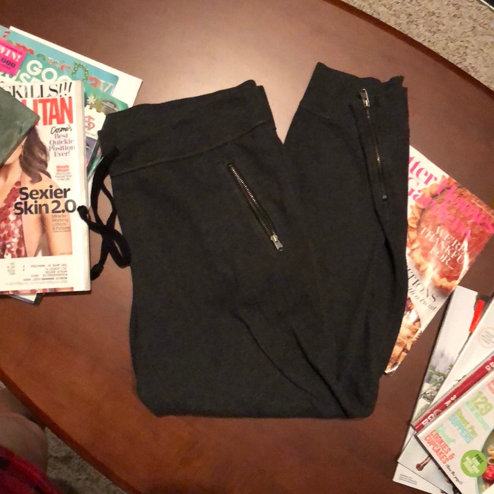 American Eagle joggers